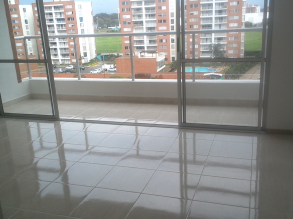 Este apartamento es para ti, si te gusta vivir en un piso alto, muy ventilado, iluminado y tranquilo, en el sitio de mayor valorización en el sur de Cali y cerca a centros comerciales