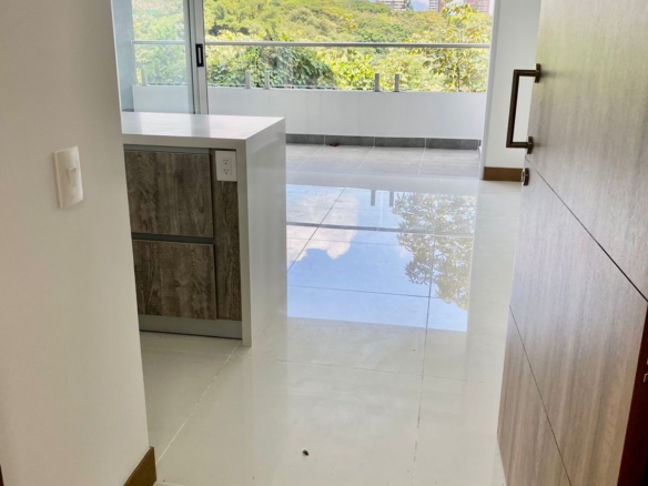 Lindo y acogedor apartamento nuevo en Ciudad Jardín, con una preciosa vista y la tranquilidad que deseas al llegar a tu hogar.