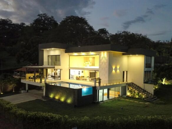 CASA EN MIRAVALLE JAMUNDI