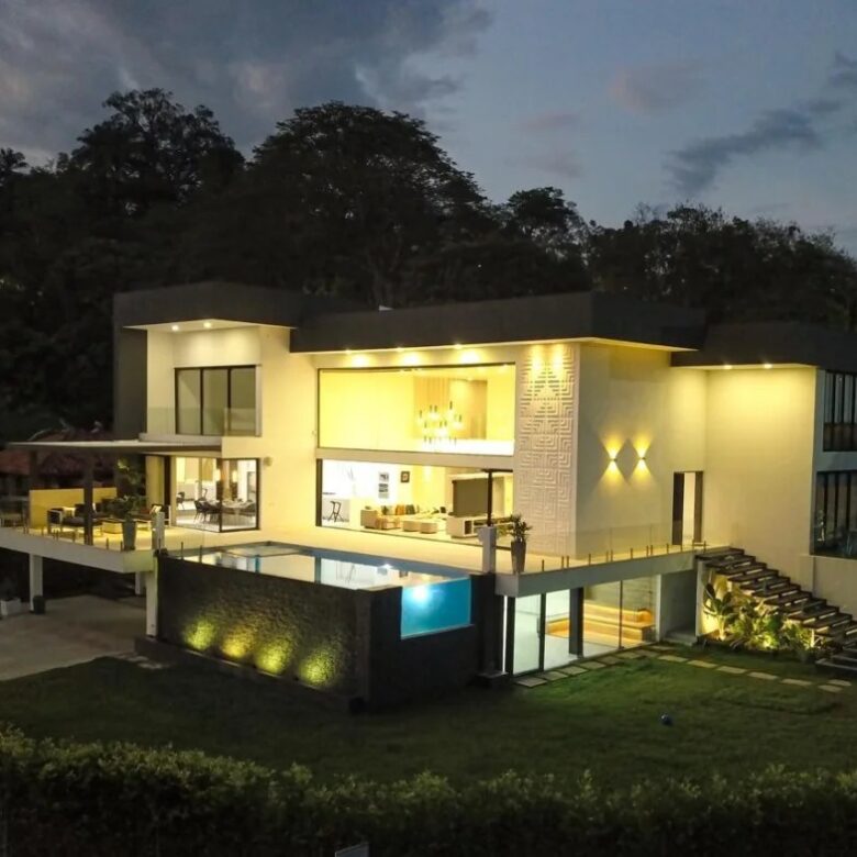 CASA ESPECTACULAR Y MODERNA