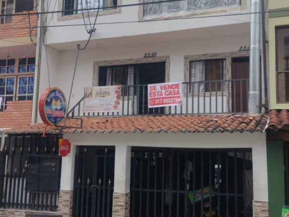 Casa de 3 pisos en El Poblado