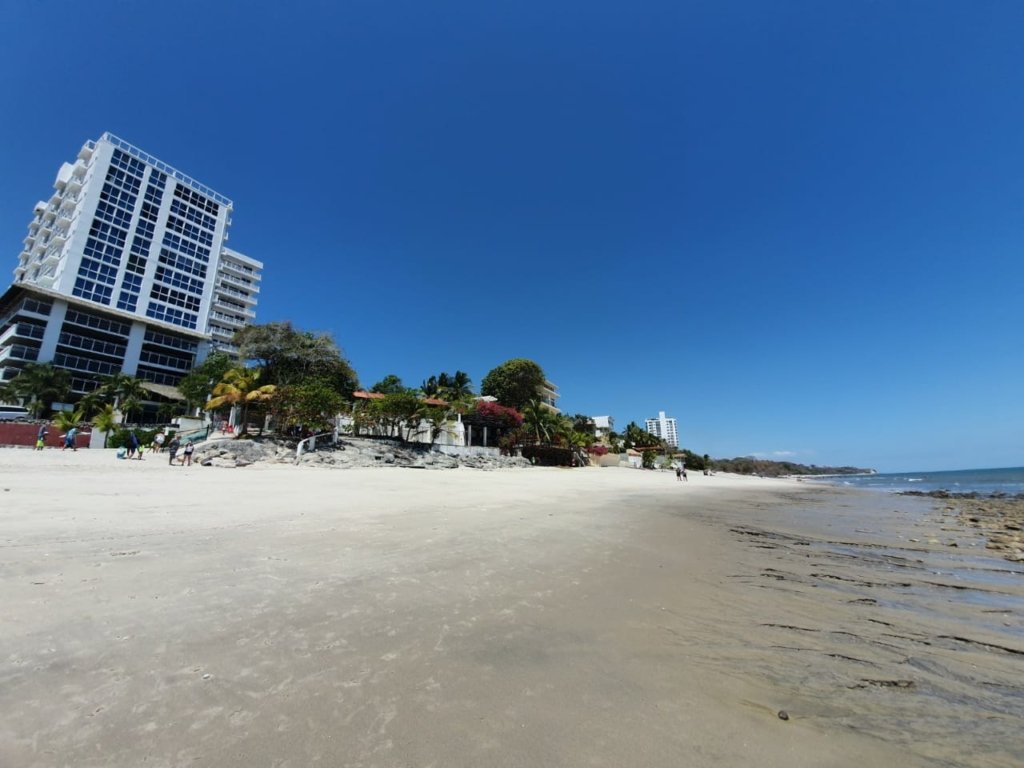Apartamento Full AMOBLADO Frente al Mar en Playa Corona San Carlos