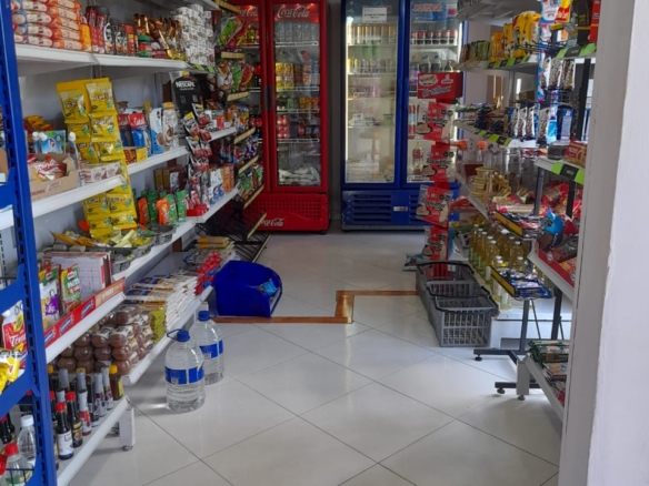 Apartamento con negocio en unidad cerrada en el Barrio Rodeo Alto