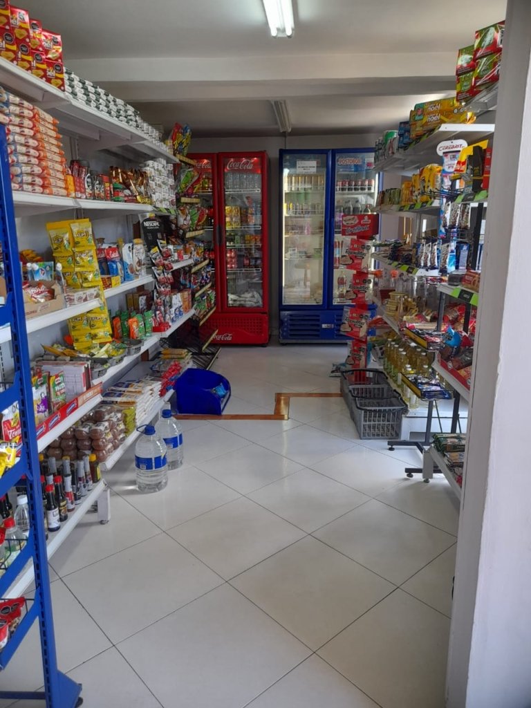 Apartamento con negocio en unidad cerrada en el Barrio Rodeo Alto