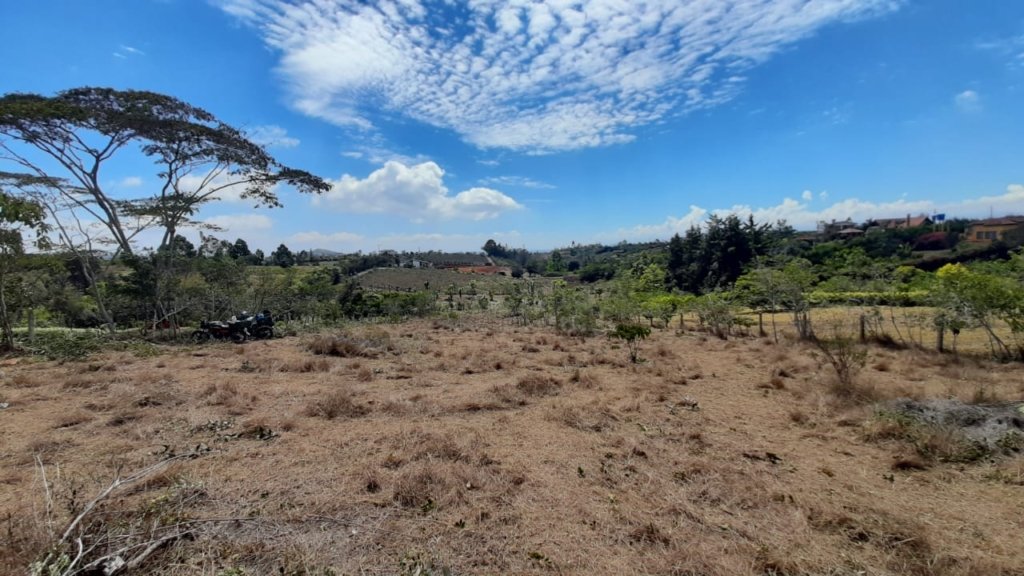 Lote ubicado en la Mesa de los Santos vía derecha hacia el teleférico
