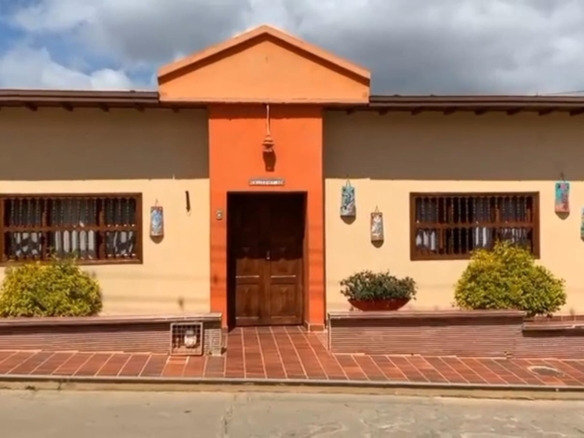 Casa en Zapatoca a cuadra y media del parque principal