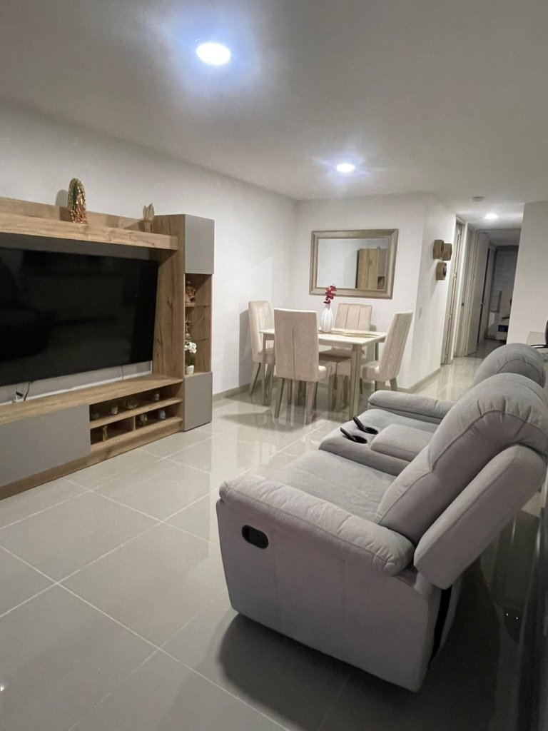 Apartamento en las Lomitas sector Aves Maria