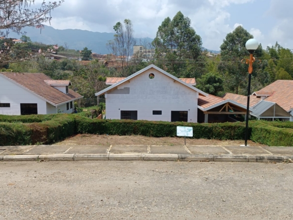 Lote en Guayacanes Condominio