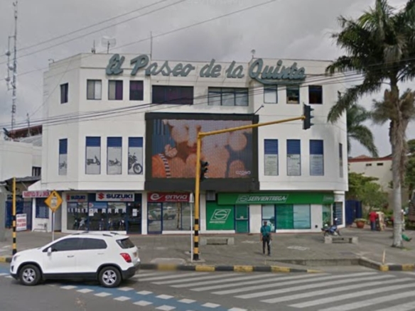 Venta de local comercial con Deposito