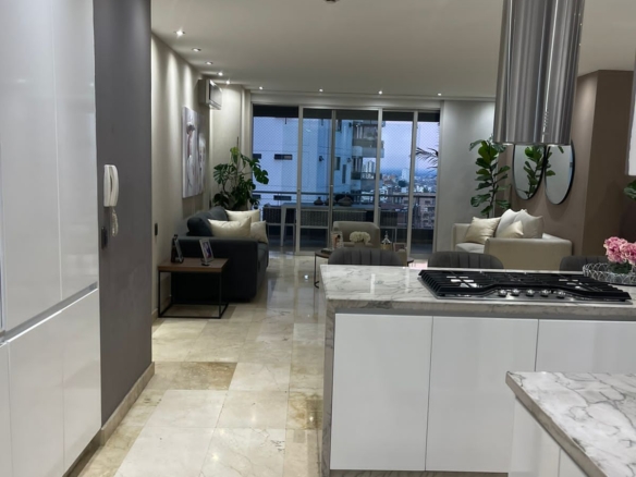 Apartamento en Cristales con hermosa vista