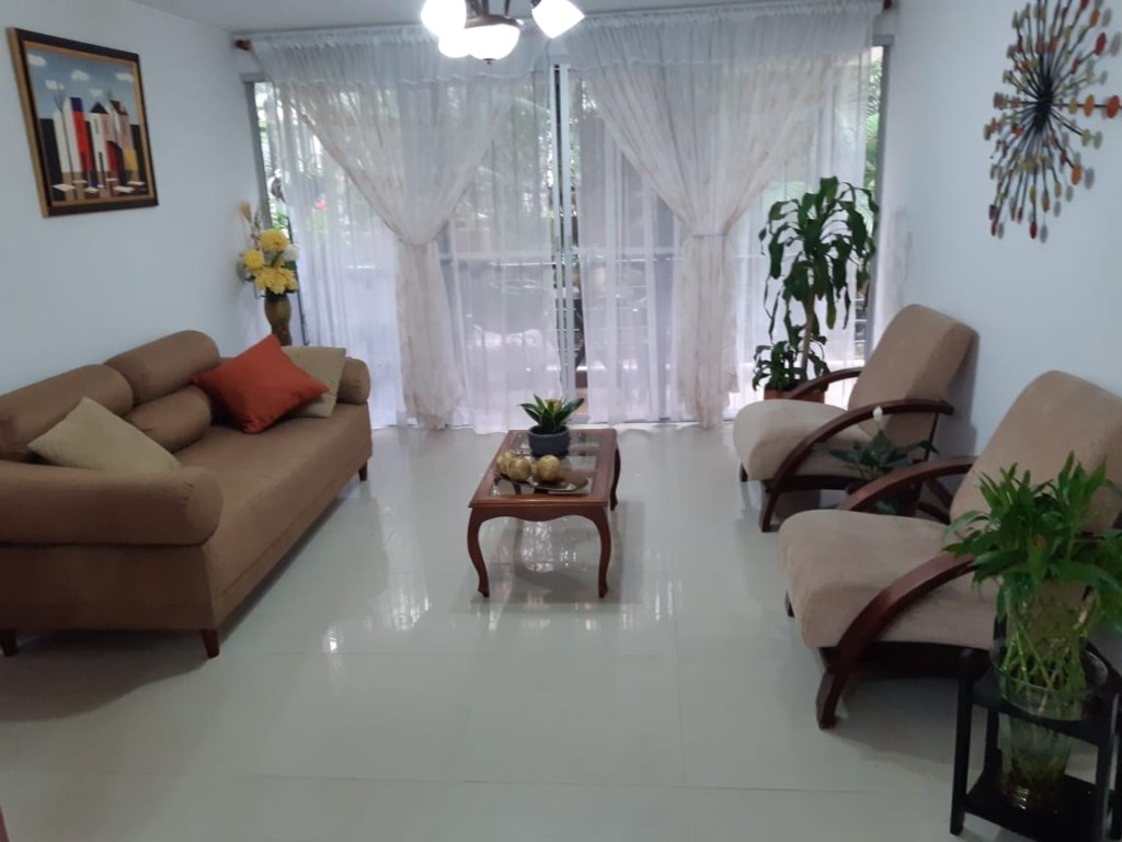 Apartamento en Unidad Cerrada en el Lido