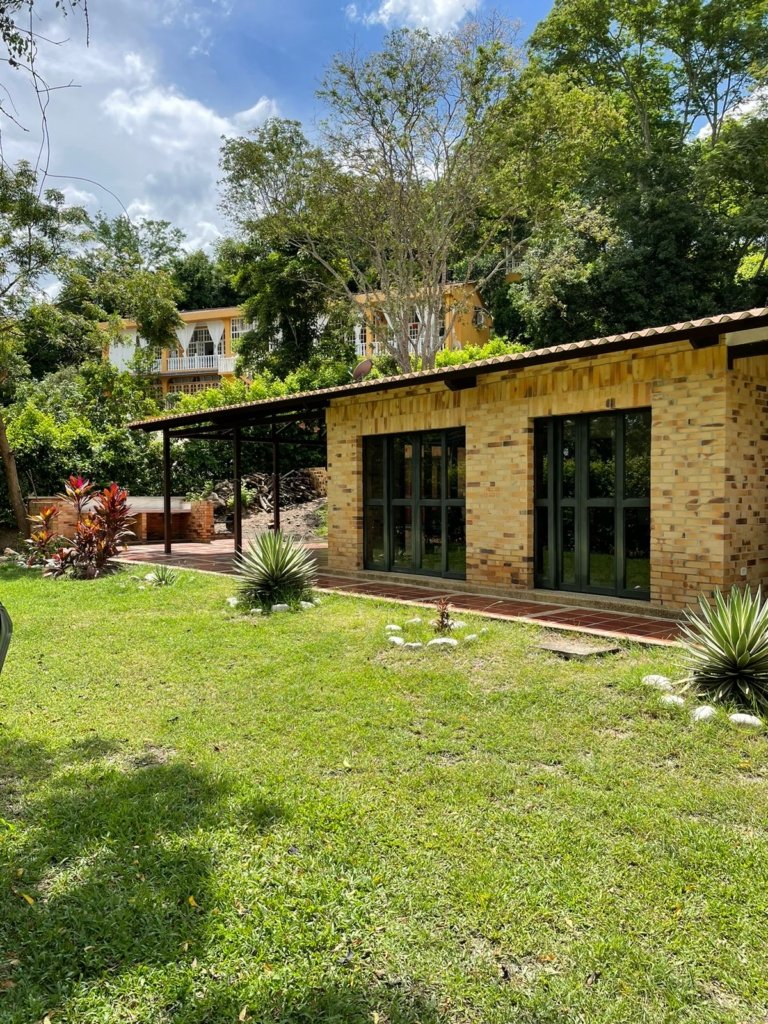 Casa de campo en conjunto cerrado El Escondite del Sol