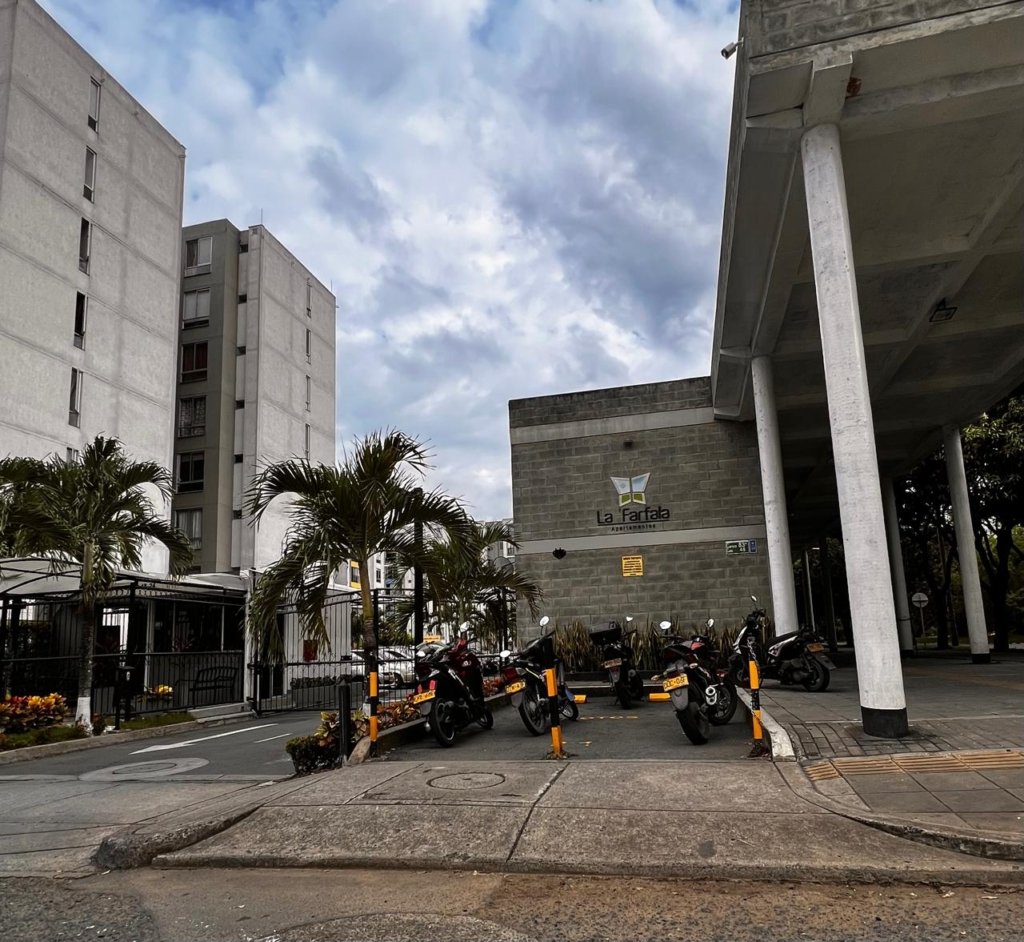 Apartamento en unidad cerrada la Farfala
