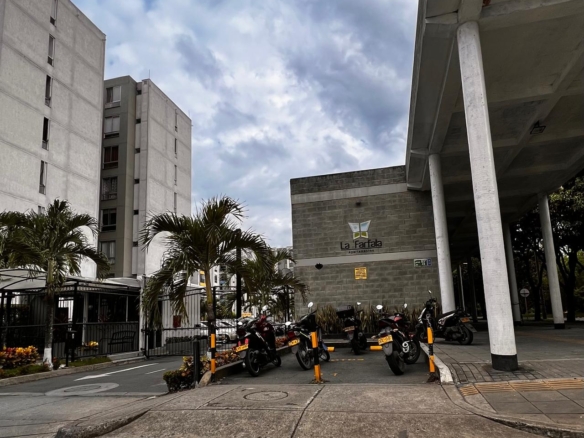 Apartamento en unidad cerrada la Farfala