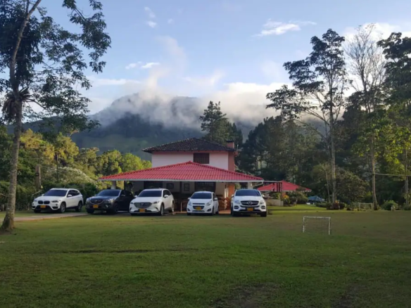 VENDO PERMUTO HERMOSA FINCA – FELIDIA – FARALLONES DE CALI – 6400M2 – Con dos(2) aguas; de acueducto y nacimiento.