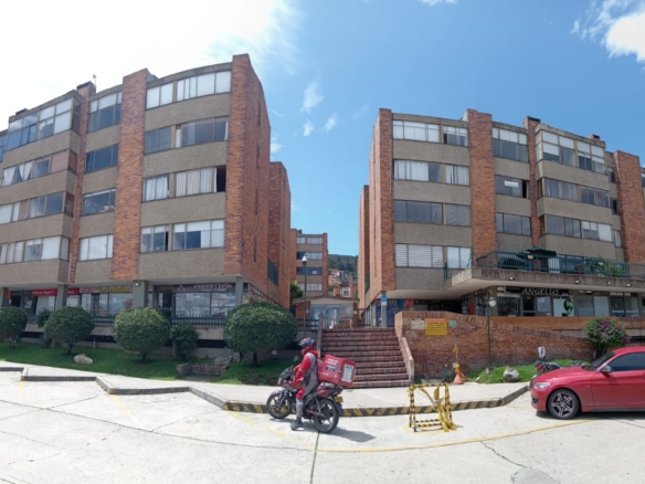 En venta apartamento cra 7C con 15a Cedro Golf, en Conjunto cerrado. DÚPLEX, estrato4, 4 habs, 3 baños completos, baño social, 1 pq.