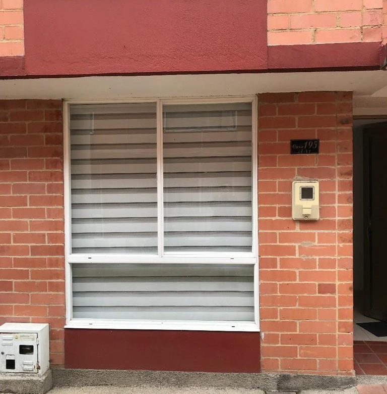 SE VENDE CASA EN MOSQUERA SANTILLANA