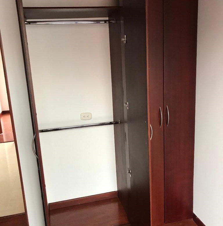 SE VENDE CASA EN MOSQUERA SANTILLANA