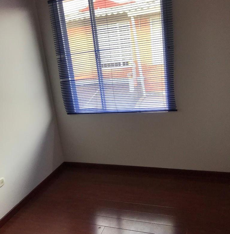 SE VENDE CASA EN MOSQUERA SANTILLANA