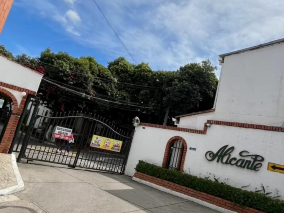 Apartamento Penthouse en el Conjunto Residencial Alicante en Girón