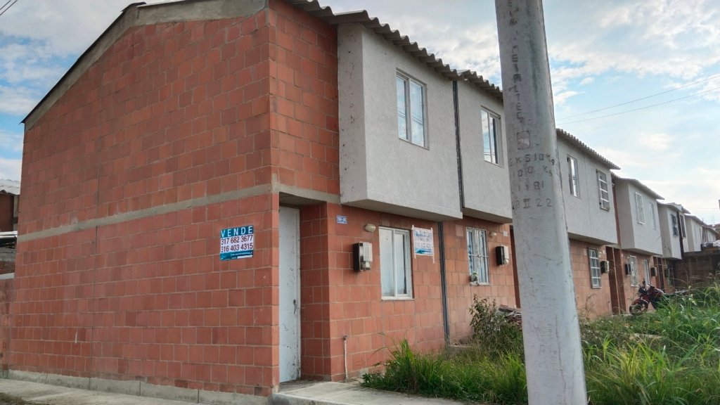 VENDO CASA ESQUINERA EN SECTOR 22 MANZANARES POBLADO CAMPESTRE VALOR $110′