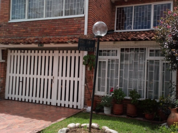 Casa en Villa Magdala, Bogota