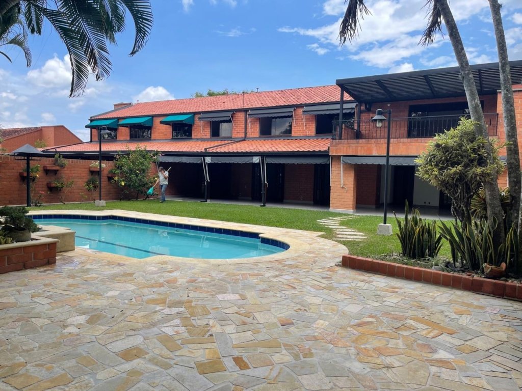 Casa en el Conjunto Residencial Rincón del lago en Lagos del Cacique