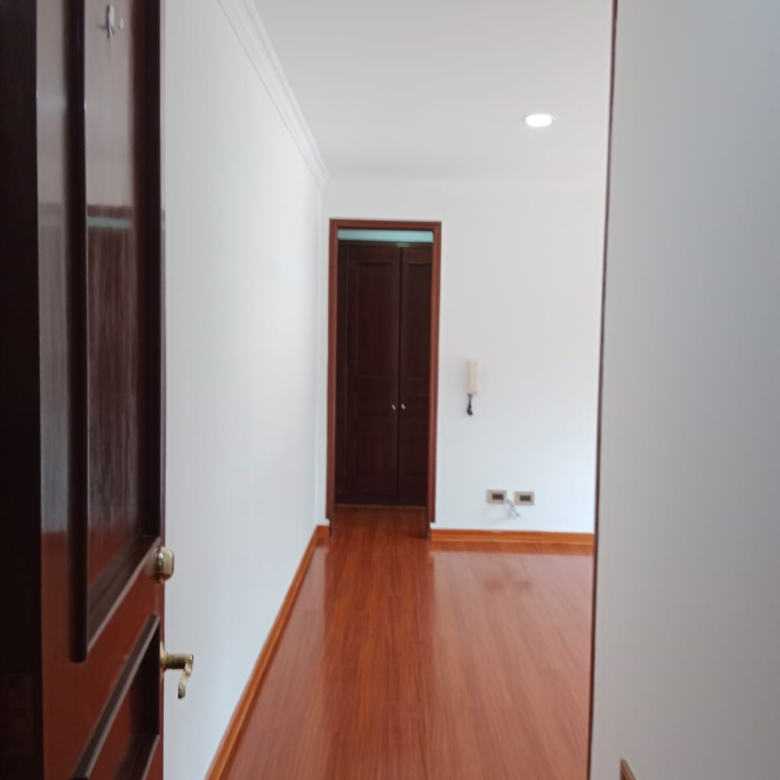 Hermoso apto chicó norte, 126 mts2, 3 habs, 2 baños, baño social, piso 4, 2 pqs.