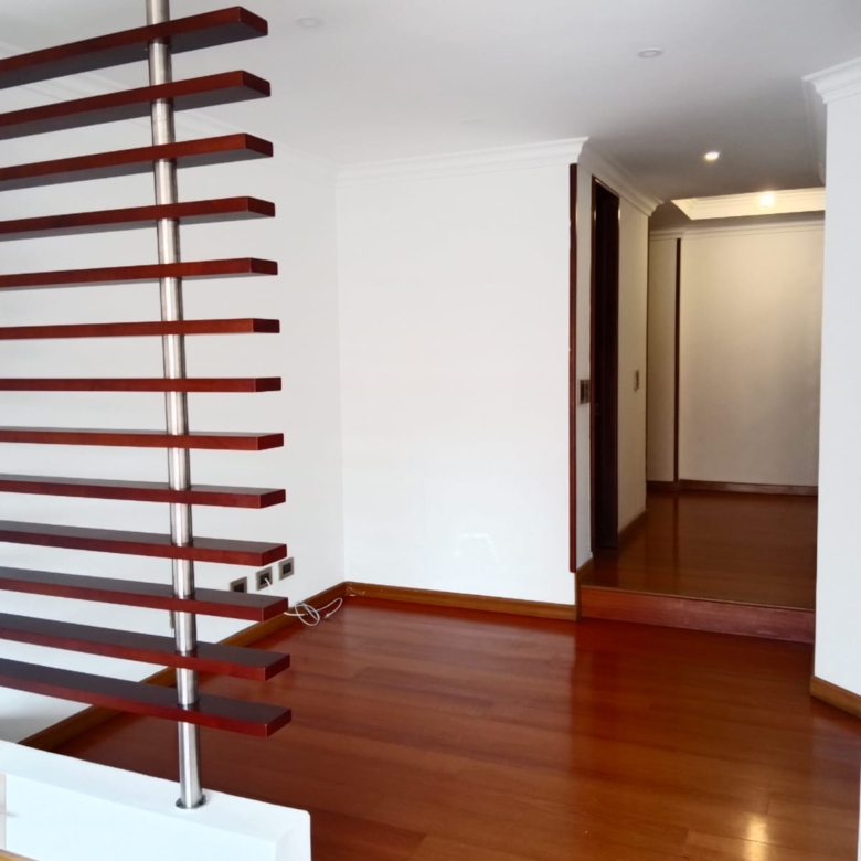 Hermoso apto chicó norte, 126 mts2, 3 habs, 2 baños, baño social, piso 4, 2 pqs.