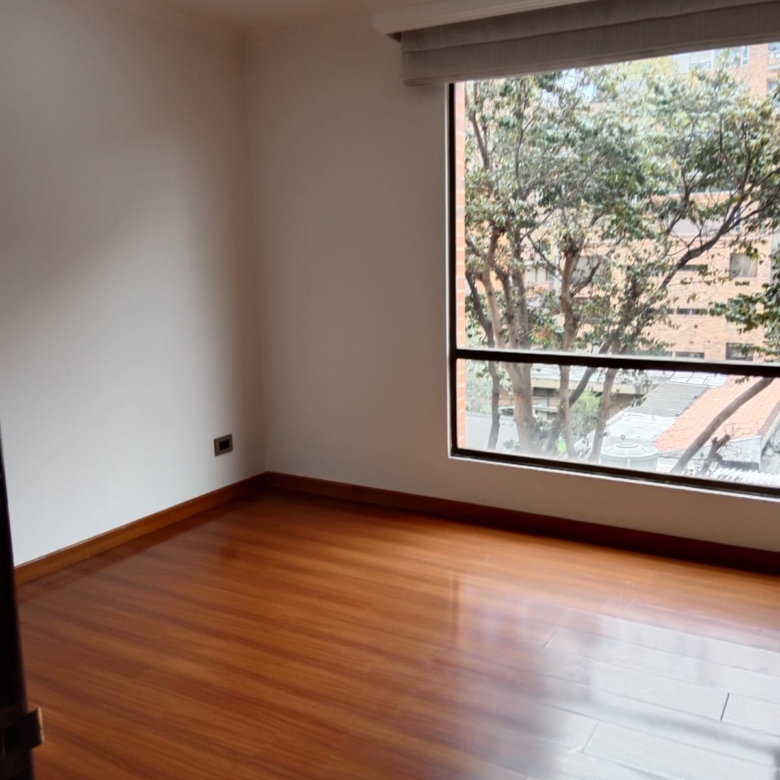Hermoso apto chicó norte, 126 mts2, 3 habs, 2 baños, baño social, piso 4, 2 pqs.