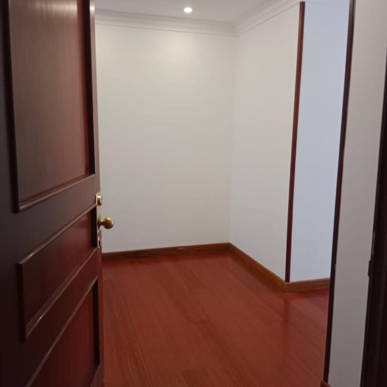Hermoso apto chicó norte, 126 mts2, 3 habs, 2 baños, baño social, piso 4, 2 pqs.