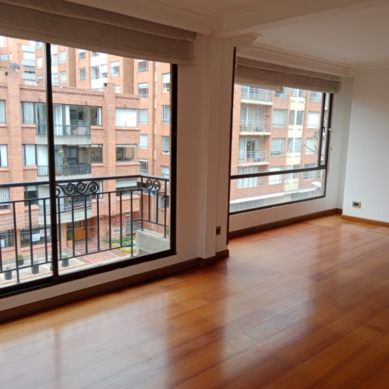 Hermoso apto chicó norte, 126 mts2, 3 habs, 2 baños, baño social, piso 4, 2 pqs.