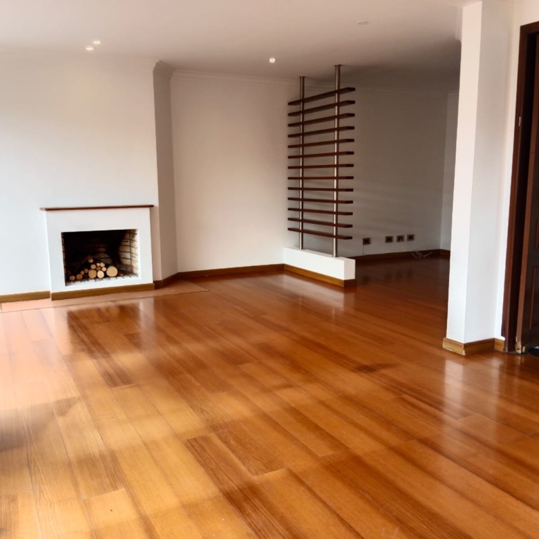 Hermoso apto chicó norte, 126 mts2, 3 habs, 2 baños, baño social, piso 4, 2 pqs.
