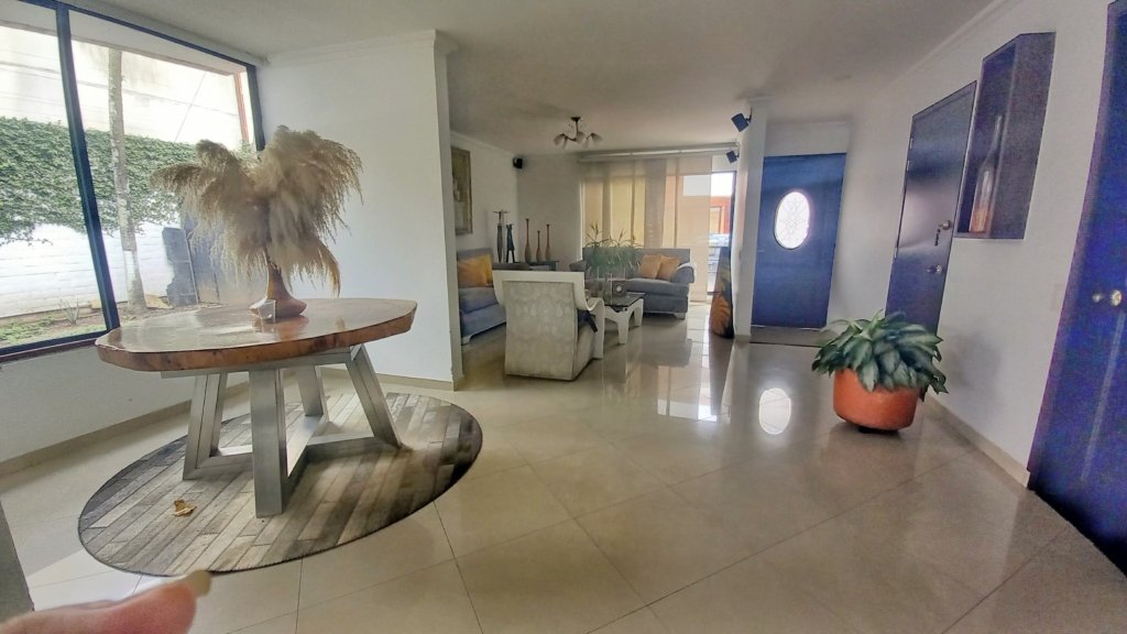 VENTA HERMOSA CASA EN CONDOMINIO PANCE SUR DE CALI