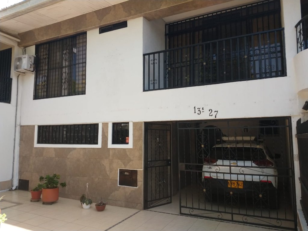 VENDO CASA HACIENDA, BIPLANTAS UNIFAMILIAR