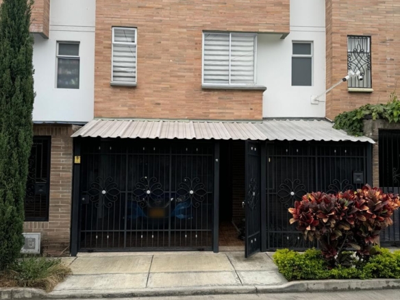 Excelente Casa en las Mercedes Palmira