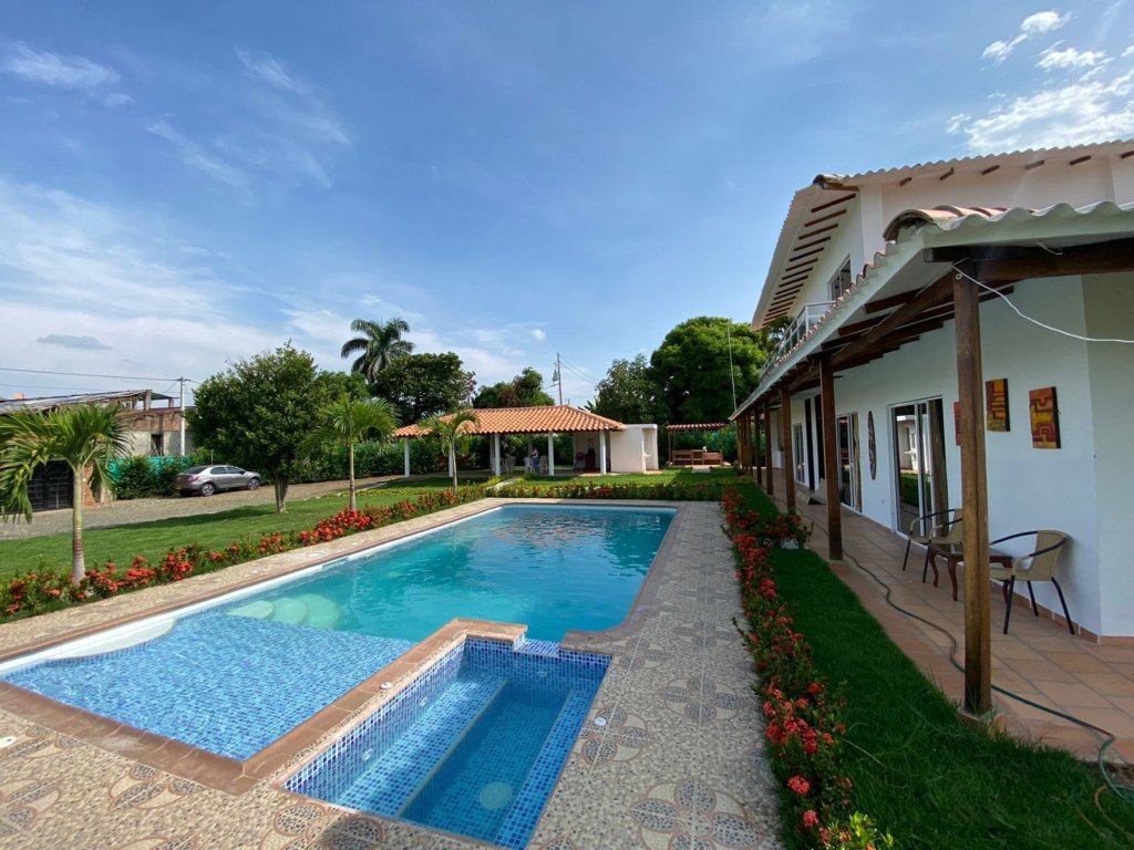 Venta de Finca ubicada en Santa Elena en Cerrito Valle