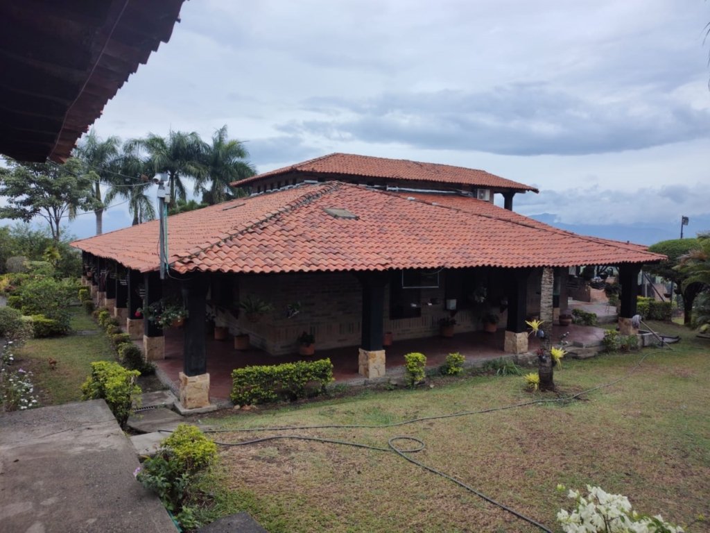 EN VENTA- FINCA CAMPESTRE BUGA VALLE DEL CAUCA