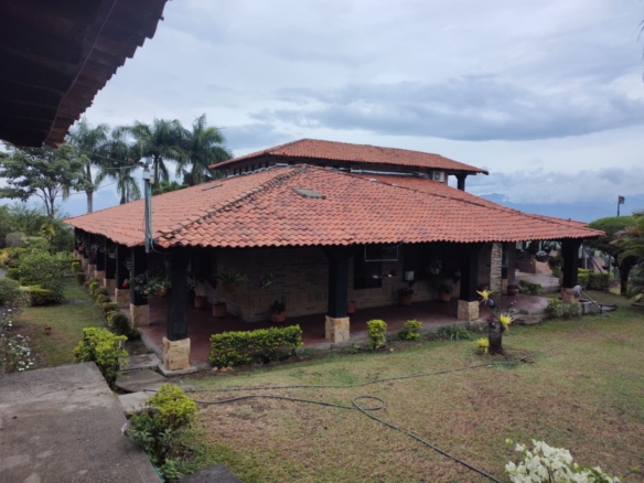 EN VENTA- FINCA CAMPESTRE BUGA VALLE DEL CAUCA