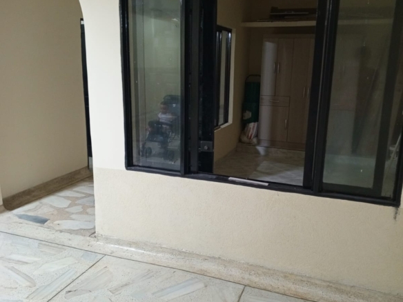 NUEVA FLORESTA VENDO CASA Y APARTAESTUDIO