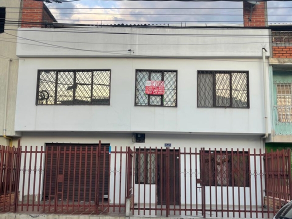 CASA UNIFAMILIAR