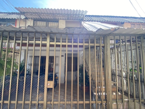 Venta Casa Ciudad Cordoba dos plantas sur de Cali