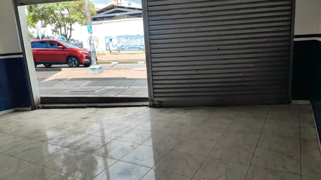ARRIENDO LOCAL CENTRO