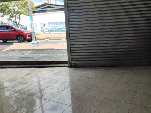 ARRIENDO LOCAL CENTRO