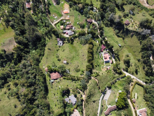 Finca en el Retiro Antioquia a 6 km del parque principal