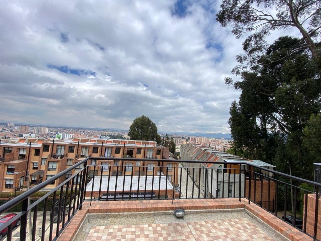 Hermosa y moderna casa ubicada en Altos de Suba