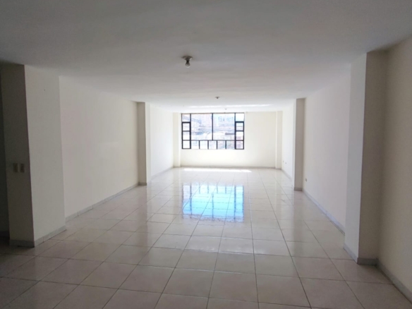 Se arrienda local segundo piso en plena zona comercial del barrio tunjuelito