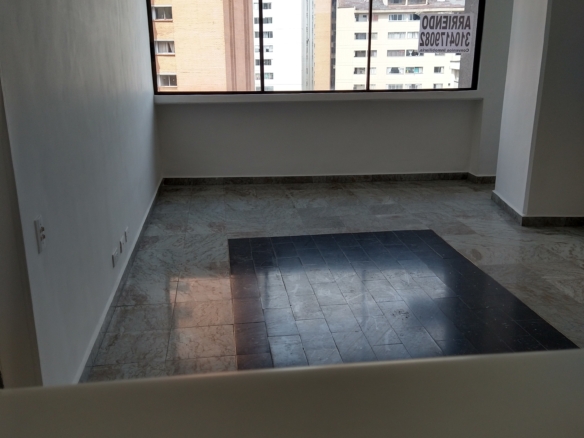 ARRIENDO APTO EN PLENO CORAZON DEL CENTRO DE MEDELLIN