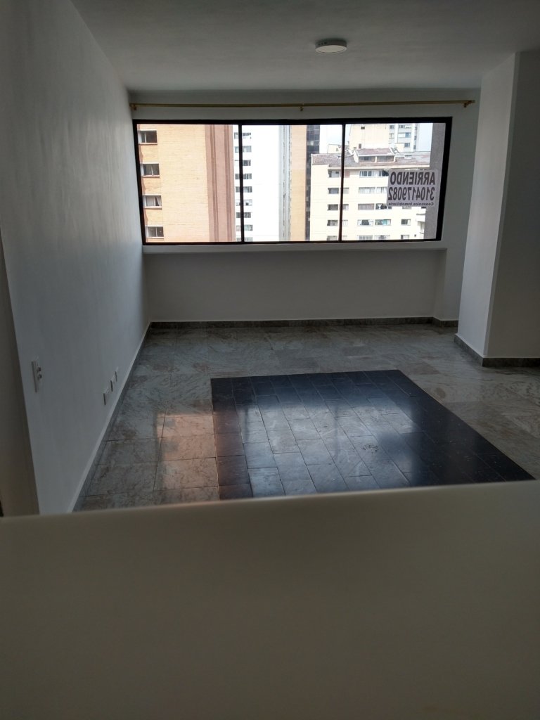ARRIENDO APTO EN PLENO CORAZON DEL CENTRO DE MEDELLIN