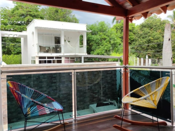 CASA EN VENTA CON PISCINA